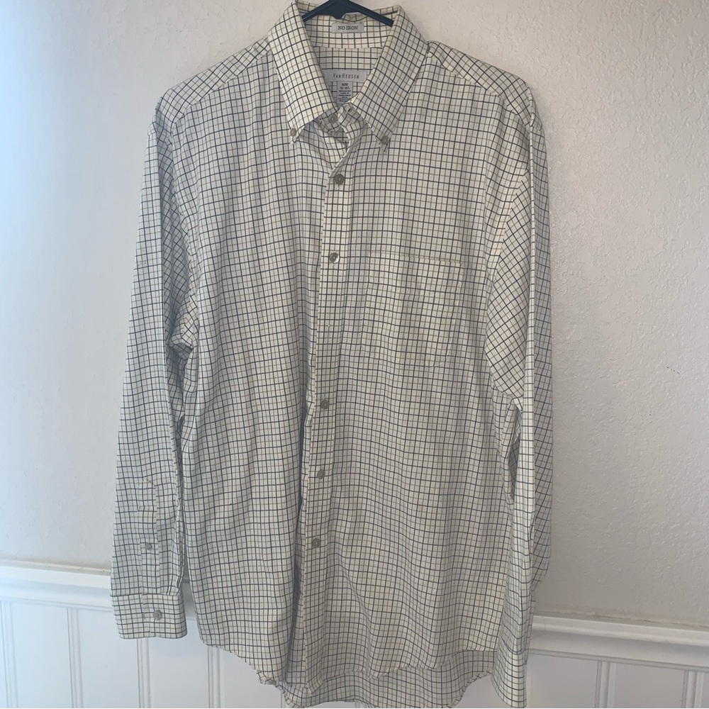 Van Heusen long sleeve button down casual dress shirt